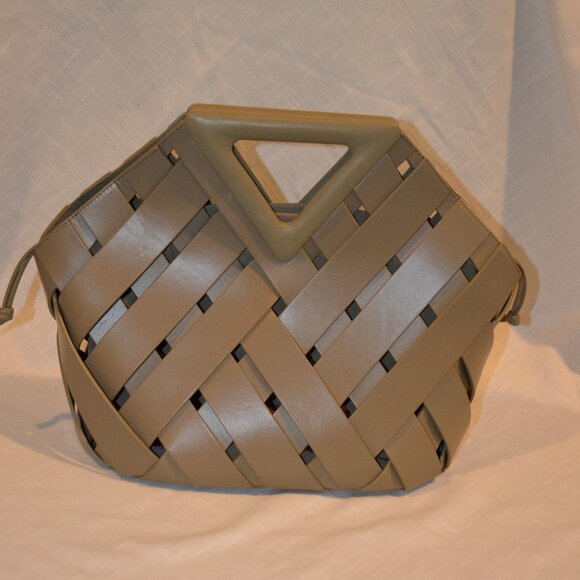 $3700 Bottega Veneta Basil 'Point' Leather Woven Basket Tote Handbag - Picture 3 of 14